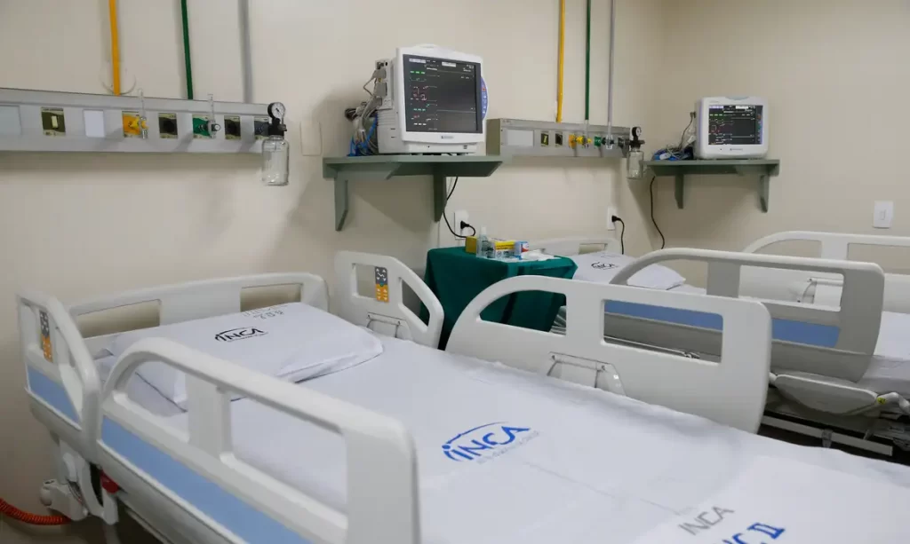 https://agenciabrasil.ebc.com.br/saude/noticia/2023-11/brasil-deve-registrar-704-mil-casos-de-cancer-ao-ano-entre-2023-e-2025#